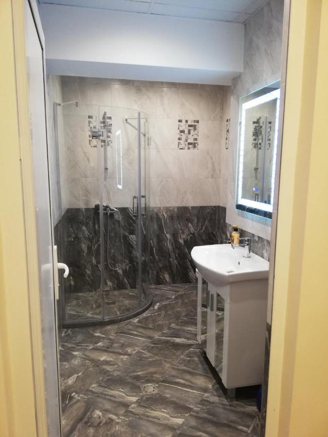 Апартамент За Гости Ниш 1 Veliko Tărnovo Exteriör bild